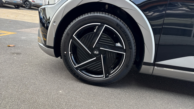 Hyundai IONIQ 5 239kW Ultimate 84 kWh 5dr AWD Auto [Tech Pack] Electric Hatchback